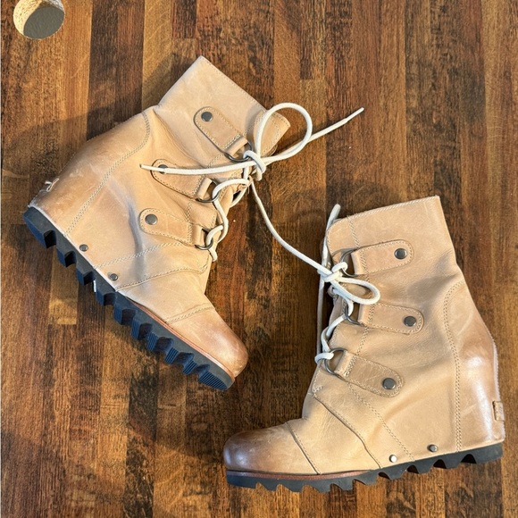 Sorel Joan of Arctic Wedge II Tan Leather Lace Boots Women's size 7 - Picture 2 of 10